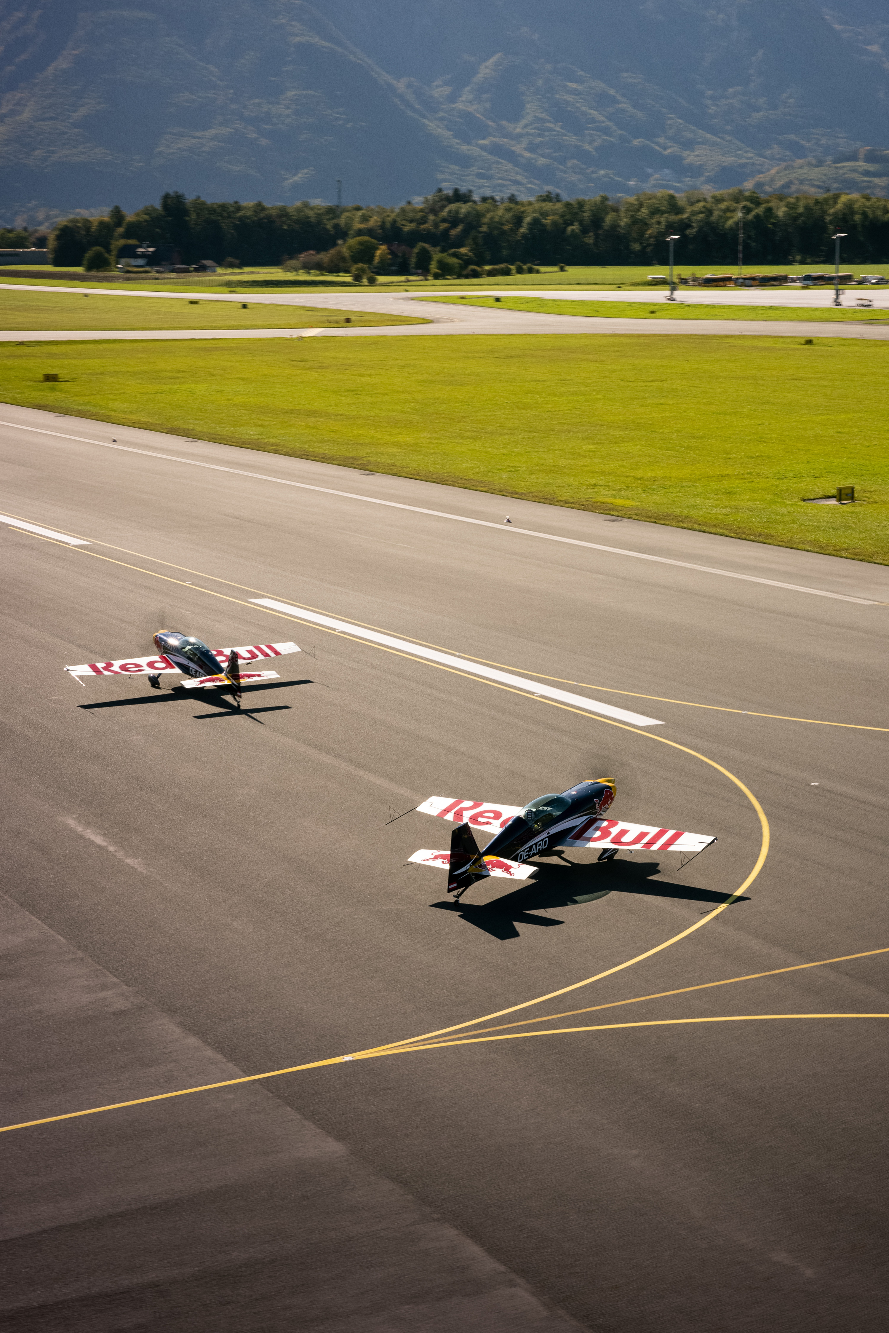 05_extra_330lx_the_flying_bull